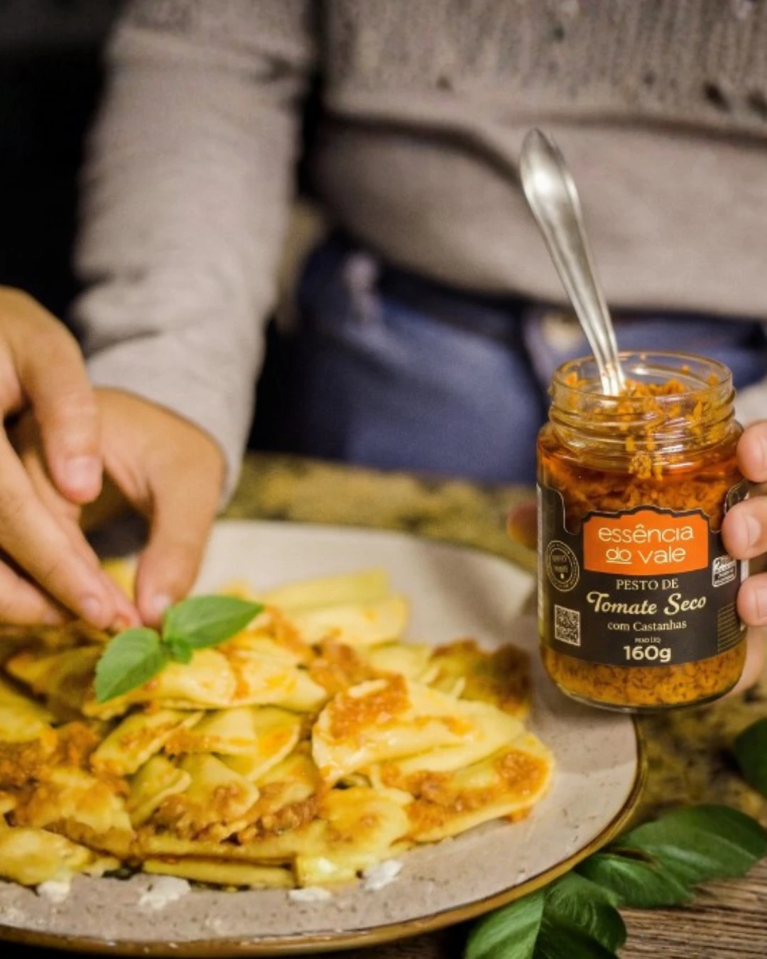 Pesto de Tomate Seco e Castanhas Caju e do Pará Essência do Vale 160g - Imagem 4